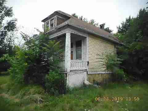 2075 Burnside (8)_m.jpg